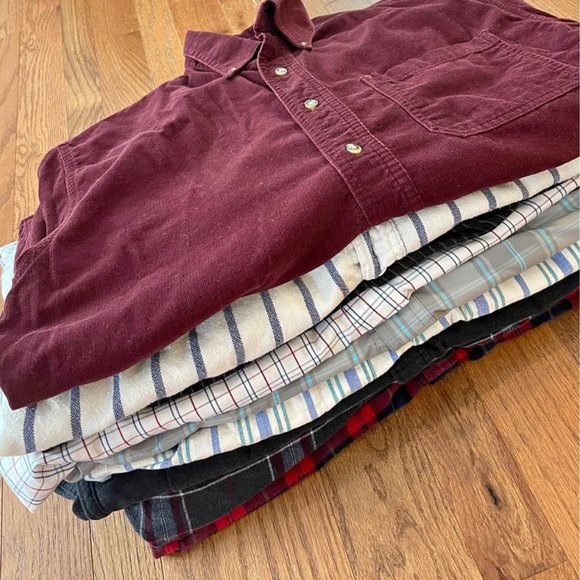 9 MEDIUM SIZED LONG SLEEVE BUTTON DOWN SHIRTS - Picture 3 of 4